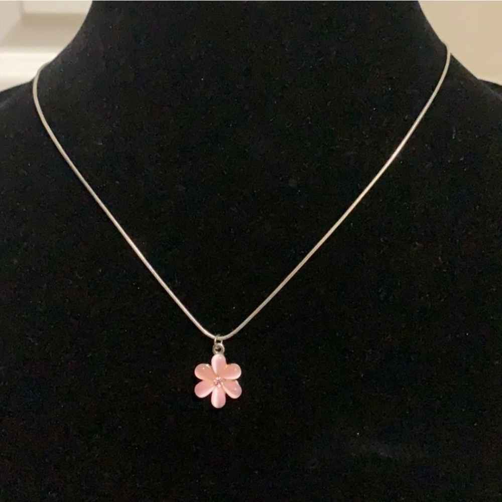 Pink quartz and silver necklace